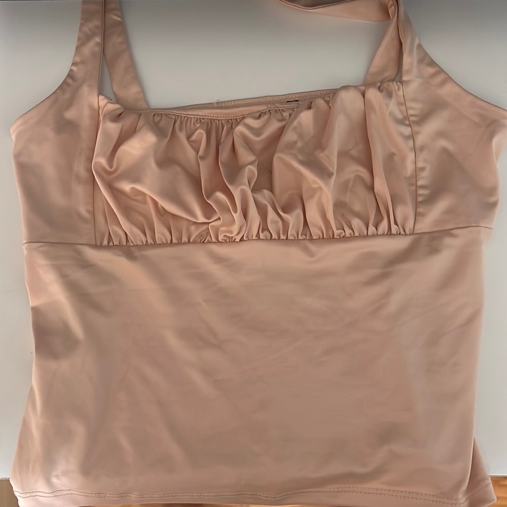 Pale pink crop